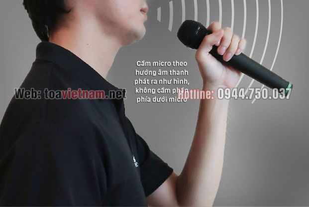 Hướng dẫn cách cầm Micro đúng cách -4.jpg